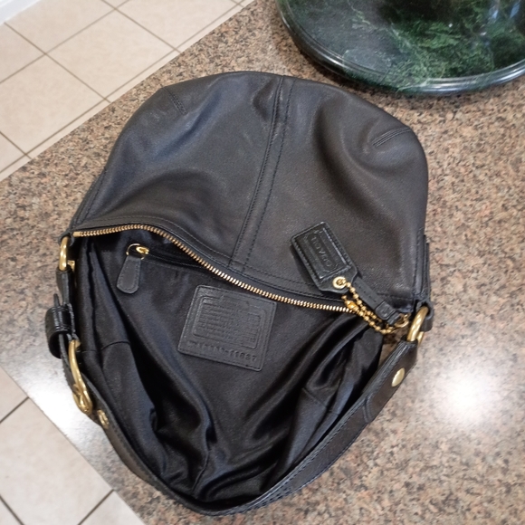 COACH Mini Black Soft Pebbled Leather Hobo Shoulder Bag Y2k - Picture 6 of 17